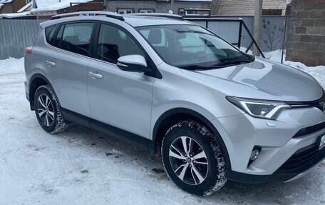 Toyota RAV4, 2017 год, 2 200 000 рублей, 15 фотография