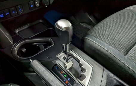 Toyota RAV4, 2019 год, 2 650 000 рублей, 30 фотография