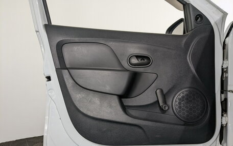 Renault Sandero II рестайлинг, 2018 год, 995 000 рублей, 19 фотография