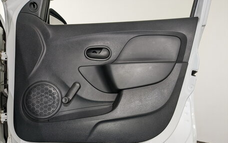 Renault Sandero II рестайлинг, 2018 год, 995 000 рублей, 24 фотография