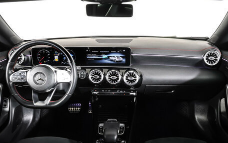 Mercedes-Benz CLA, 2019 год, 3 149 000 рублей, 13 фотография