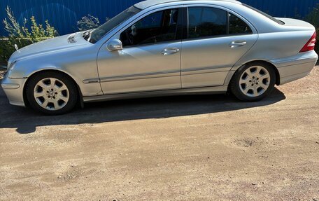 Mercedes-Benz C-Класс, 2004 год, 650 000 рублей, 2 фотография