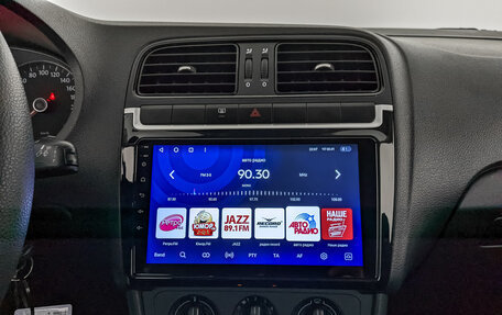 Volkswagen Polo VI (EU Market), 2013 год, 930 000 рублей, 17 фотография