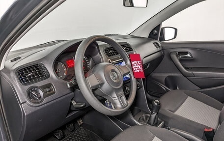 Volkswagen Polo VI (EU Market), 2013 год, 930 000 рублей, 15 фотография
