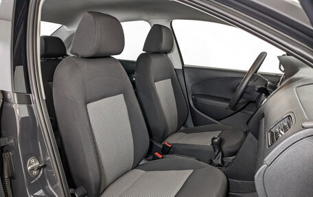 Volkswagen Polo VI (EU Market), 2013 год, 930 000 рублей, 24 фотография