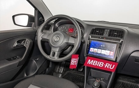 Volkswagen Polo VI (EU Market), 2013 год, 930 000 рублей, 26 фотография