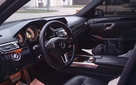 Mercedes-Benz E-Класс, 2013 год, 1 650 000 рублей, 10 фотография