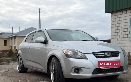 KIA cee'd I рестайлинг, 2009 год, 410 000 рублей, 2 фотография