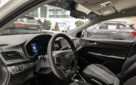 Hyundai Solaris II рестайлинг, 2021 год, 1 575 000 рублей, 16 фотография