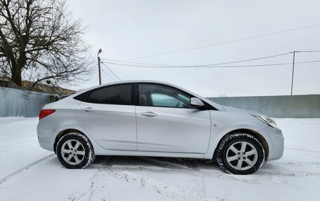 Hyundai Solaris II рестайлинг, 2012 год, 660 000 рублей, 3 фотография