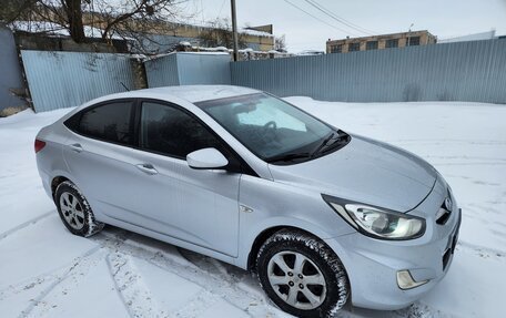 Hyundai Solaris II рестайлинг, 2012 год, 660 000 рублей, 5 фотография