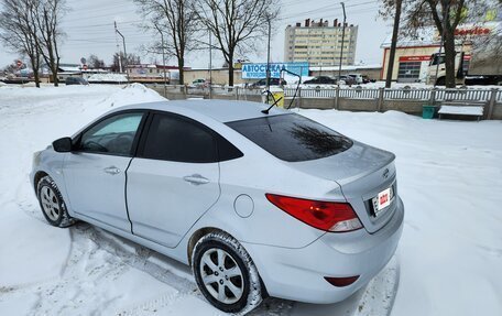 Hyundai Solaris II рестайлинг, 2012 год, 660 000 рублей, 8 фотография