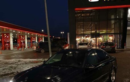 Mercedes-Benz E-Класс, 2002 год, 550 000 рублей, 3 фотография