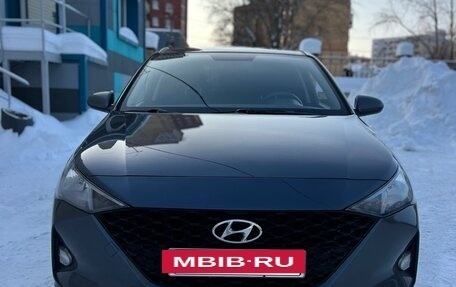 Hyundai Solaris II рестайлинг, 2021 год, 1 590 000 рублей, 9 фотография