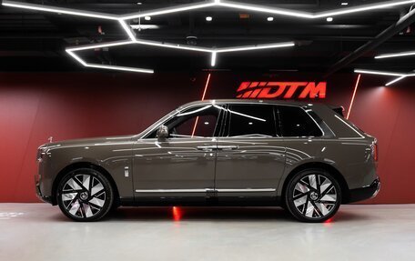 Rolls-Royce Cullinan, 2024 год, 59 900 000 рублей, 9 фотография
