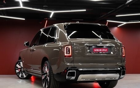 Rolls-Royce Cullinan, 2024 год, 59 900 000 рублей, 15 фотография