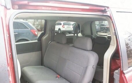 Chrysler Town & Country V рестайлинг, 2008 год, 1 220 000 рублей, 4 фотография