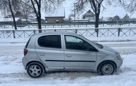 Toyota Yaris I рестайлинг, 2001 год, 170 000 рублей, 2 фотография