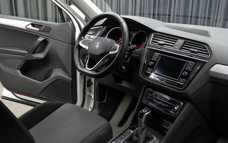 Volkswagen Tiguan II, 2022 год, 3 498 000 рублей, 11 фотография