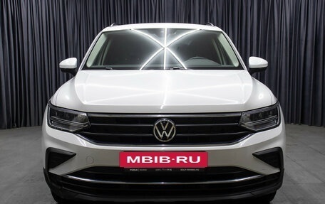 Volkswagen Tiguan II, 2022 год, 3 498 000 рублей, 2 фотография