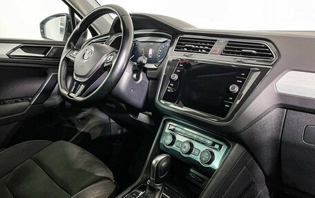 Volkswagen Tiguan II, 2018 год, 3 274 000 рублей, 9 фотография