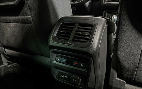 Volkswagen Tiguan II, 2018 год, 3 274 000 рублей, 16 фотография