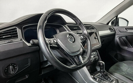 Volkswagen Tiguan II, 2018 год, 3 274 000 рублей, 13 фотография