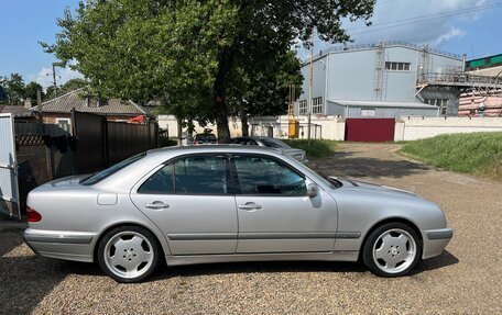 Mercedes-Benz E-Класс, 2001 год, 1 200 000 рублей, 9 фотография