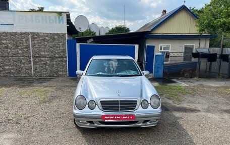 Mercedes-Benz E-Класс, 2001 год, 1 200 000 рублей, 6 фотография