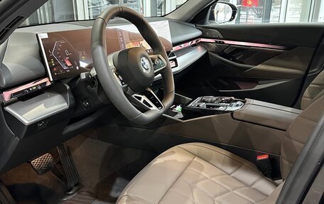 BMW 5 серия, 2025 год, 8 350 000 рублей, 15 фотография