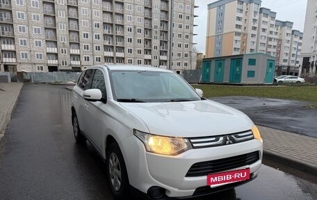 Mitsubishi Outlander III рестайлинг 3, 2012 год, 1 000 000 рублей, 2 фотография
