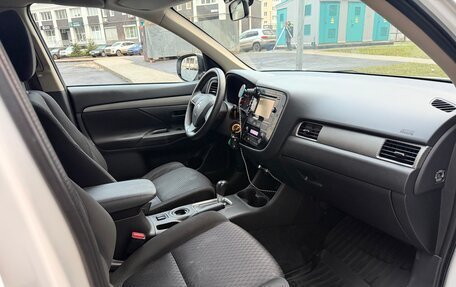 Mitsubishi Outlander III рестайлинг 3, 2012 год, 1 000 000 рублей, 8 фотография