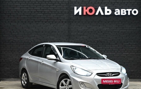 Hyundai Solaris II рестайлинг, 2013 год, 850 000 рублей, 3 фотография