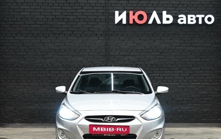 Hyundai Solaris II рестайлинг, 2013 год, 850 000 рублей, 2 фотография