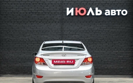 Hyundai Solaris II рестайлинг, 2013 год, 850 000 рублей, 5 фотография