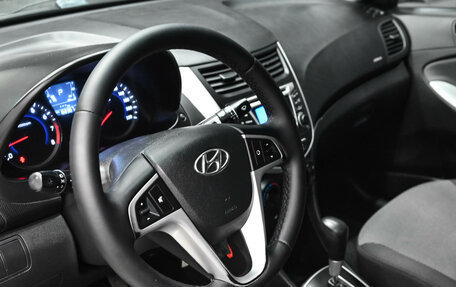 Hyundai Solaris II рестайлинг, 2013 год, 850 000 рублей, 16 фотография