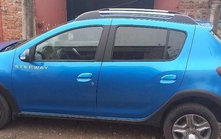 Renault Sandero II рестайлинг, 2015 год, 900 000 рублей, 4 фотография