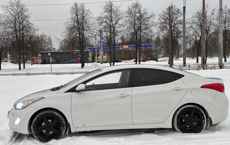 Hyundai Avante, 2011 год, 800 000 рублей, 3 фотография