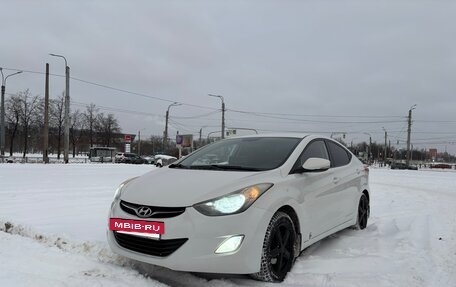 Hyundai Avante, 2011 год, 800 000 рублей, 2 фотография