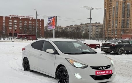 Hyundai Avante, 2011 год, 800 000 рублей, 5 фотография
