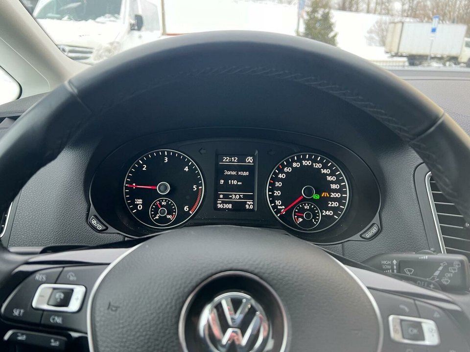 Volkswagen Sharan II рестайлинг, 2021 год, 550 000 рублей, 10 фотография