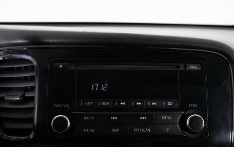 Mitsubishi Outlander III рестайлинг 3, 2018 год, 1 649 000 рублей, 14 фотография