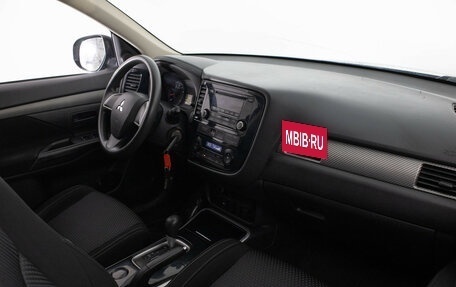 Mitsubishi Outlander III рестайлинг 3, 2018 год, 1 649 000 рублей, 15 фотография