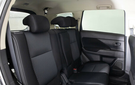 Mitsubishi Outlander III рестайлинг 3, 2018 год, 1 649 000 рублей, 17 фотография