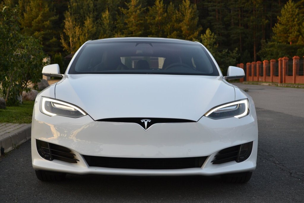 Tesla Model S I рестайлинг, 2016 год, 800 000 рублей, 10 фотография