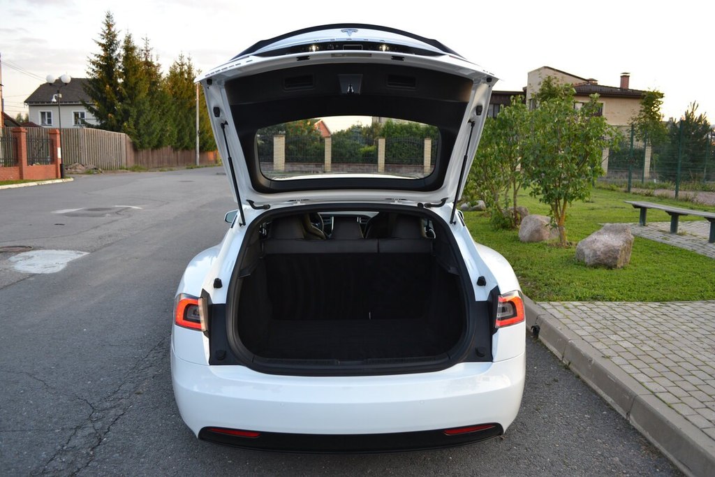 Tesla Model S I рестайлинг, 2016 год, 800 000 рублей, 8 фотография