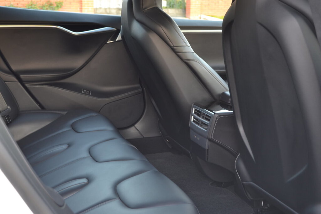 Tesla Model S I рестайлинг, 2016 год, 800 000 рублей, 9 фотография