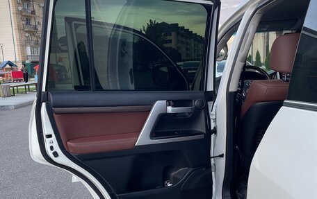 Toyota Land Cruiser 200, 2018 год, 8 000 000 рублей, 10 фотография