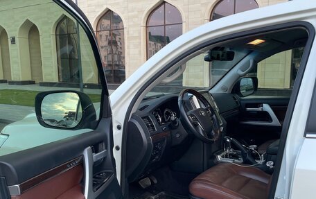 Toyota Land Cruiser 200, 2018 год, 8 000 000 рублей, 6 фотография