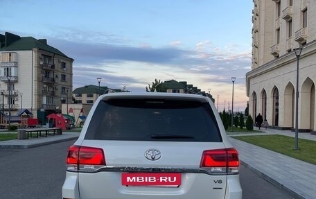 Toyota Land Cruiser 200, 2018 год, 8 000 000 рублей, 13 фотография